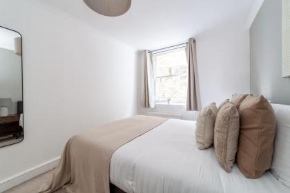 The Clapham Common Villas - image 21