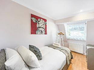 Serene 2BR Retreat in Bishop's Stortford - image 2