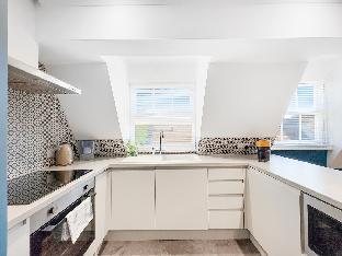 Serene 2BR Retreat in Bishop's Stortford - image 5