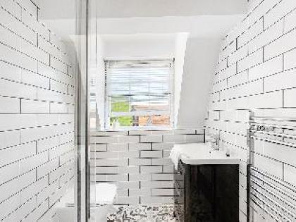 Serene 2BR Retreat in Bishop's Stortford - image 6