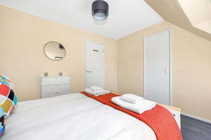 Charming 3 Bedroom House near Canary Wharf - image 6