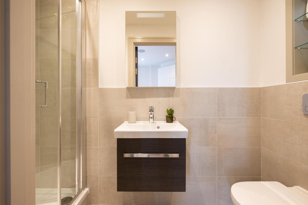 The Kingston Upon Thames Apartments - image 2