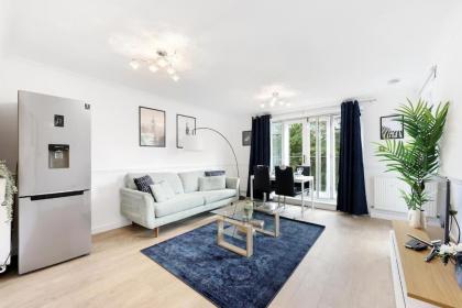 3-bed apartment in Limehouse