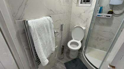 Entire One Double Bedroom apartment - image 3