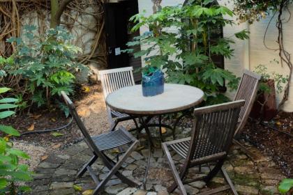 HRC-16 Harcourt Terrace - image 23