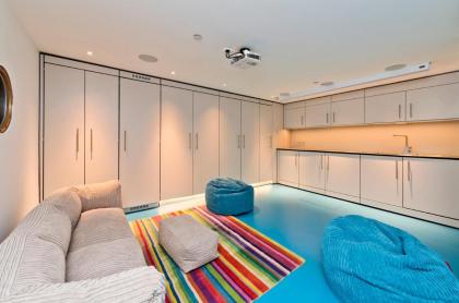 Amazing South Kensington Mews House by UnderTheDoormat - image 10