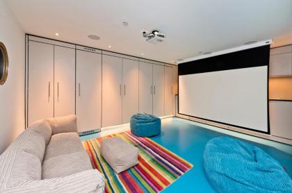 Amazing South Kensington Mews House by UnderTheDoormat - image 12