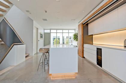 Amazing South Kensington Mews House by UnderTheDoormat - image 16