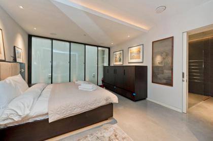 Amazing South Kensington Mews House by UnderTheDoormat - image 3
