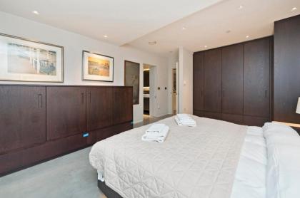Amazing South Kensington Mews House by UnderTheDoormat - image 4