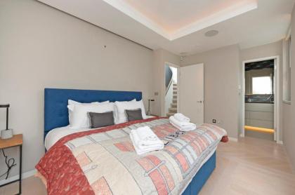 Amazing South Kensington Mews House by UnderTheDoormat - image 6