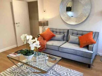 2 Bed Serviced Apt With Patio South Kensington - image 11