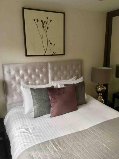 2 Bed Penthouse Serviced Apt South Kensington - image 10