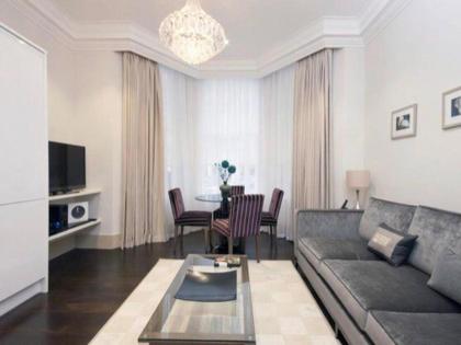 Stunning 1 Bed Luxury Serviced Apt Next To Harrods London