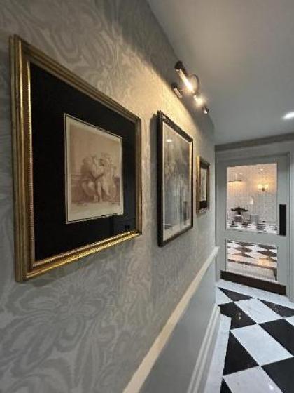No. 30 Knightsbridge