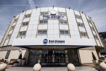 Best Western London Heathrow Ariel Hotel - image 2