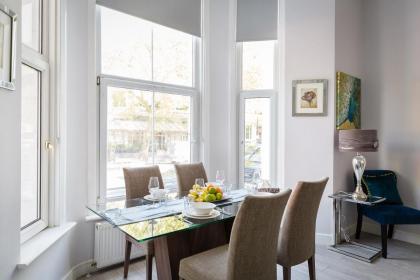 Cromwell road apartments - image 14