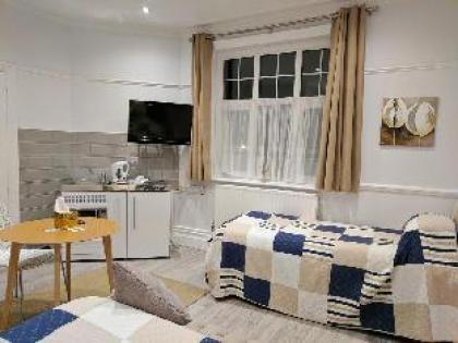 Glendevon House Hotel - image 6
