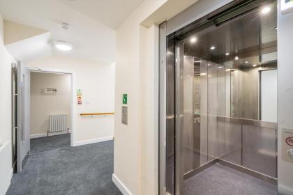 Hotel DC Stratford - image 17