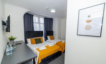 Woodford Hotel - image 13