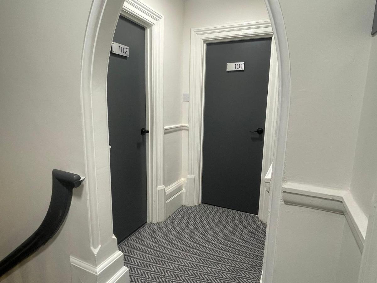 Woodford Hotel - image 3