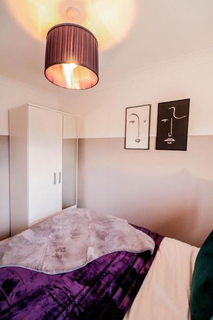 Modern 2BR Flat in the heart of London - image 18