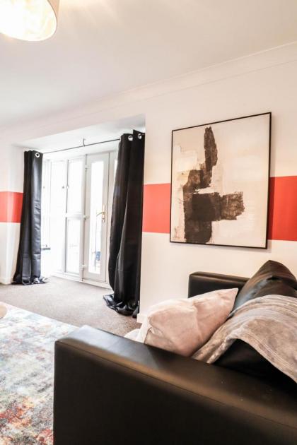 Modern 2BR Flat in the heart of London - image 2