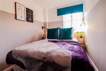 Modern 2BR Flat in the heart of London - image 25
