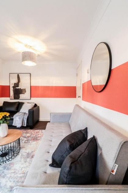 Modern 2BR Flat in the heart of London - image 4