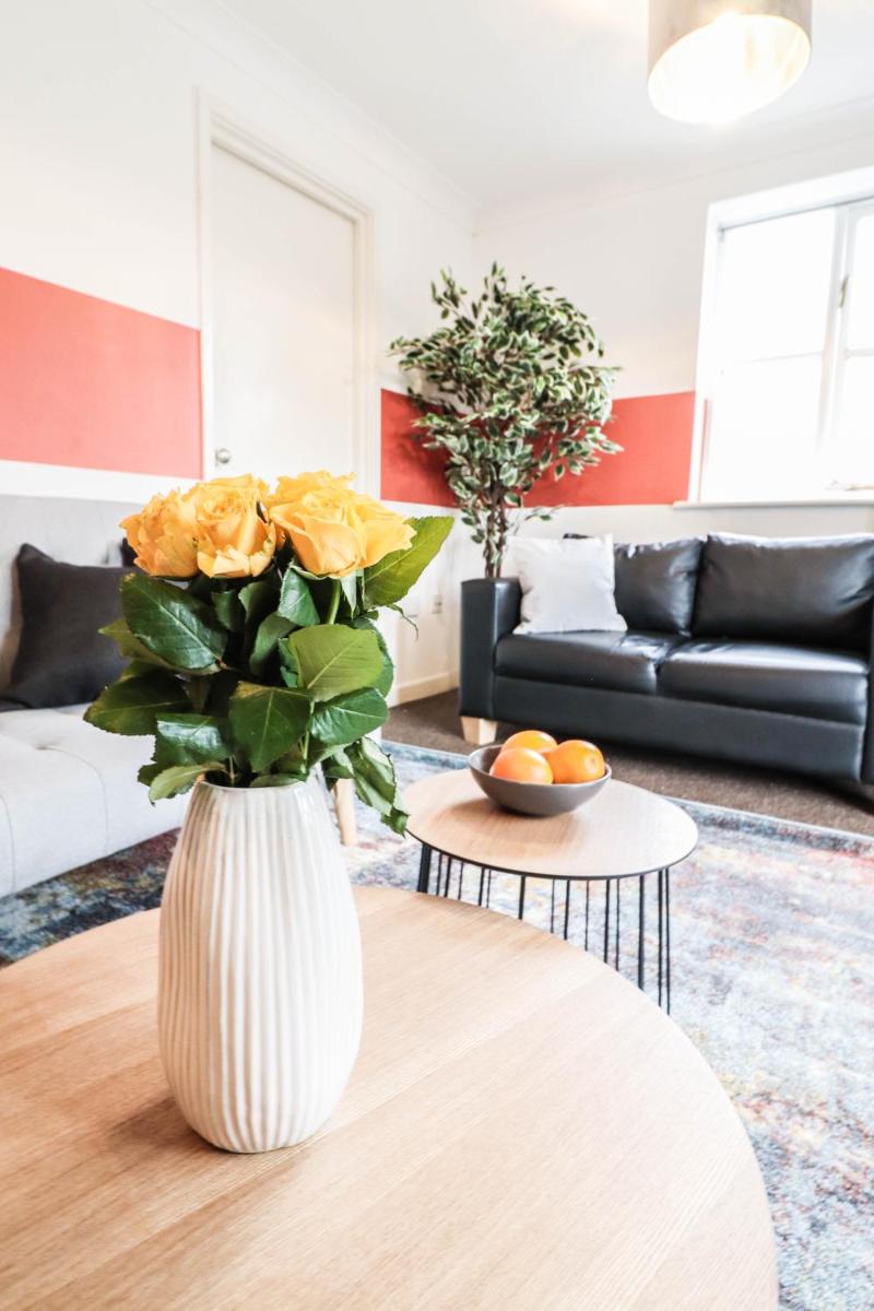 Modern 2BR Flat in the heart of London - image 6