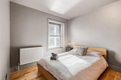 Spacious Home on Chapel Market - image 15