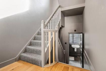 Spacious Home on Chapel Market - image 16