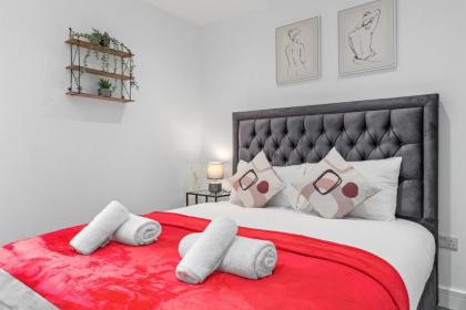Impeccable Ensuite Room in Finsbury Park LondonN19 - image 11