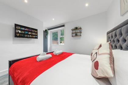 Impeccable Ensuite Room in Finsbury Park LondonN19 - image 3