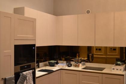 Stunning 2 Bedroom Apartment in London's Chelsea - image 17