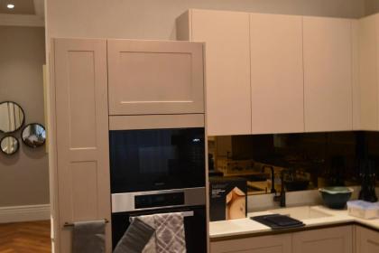 Stunning 2 Bedroom Apartment in London's Chelsea - image 2