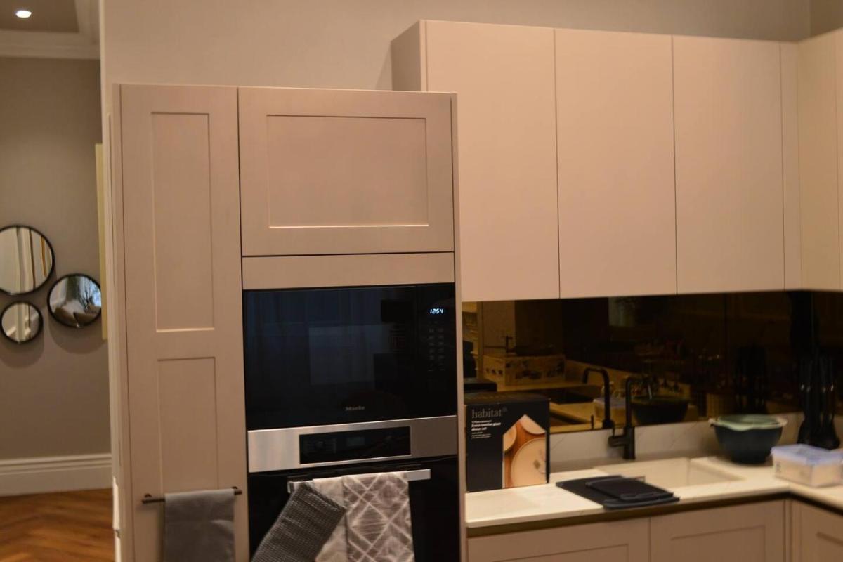 Stunning 2 Bedroom Apartment in London's Chelsea - image 2