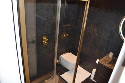 Stunning 2 Bedroom Apartment in London's Chelsea - image 20