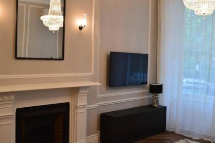 Stunning 2 Bedroom Apartment in London's Chelsea - image 3