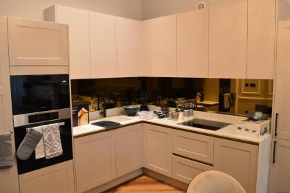 Stunning 2 Bedroom Apartment in London's Chelsea - image 7