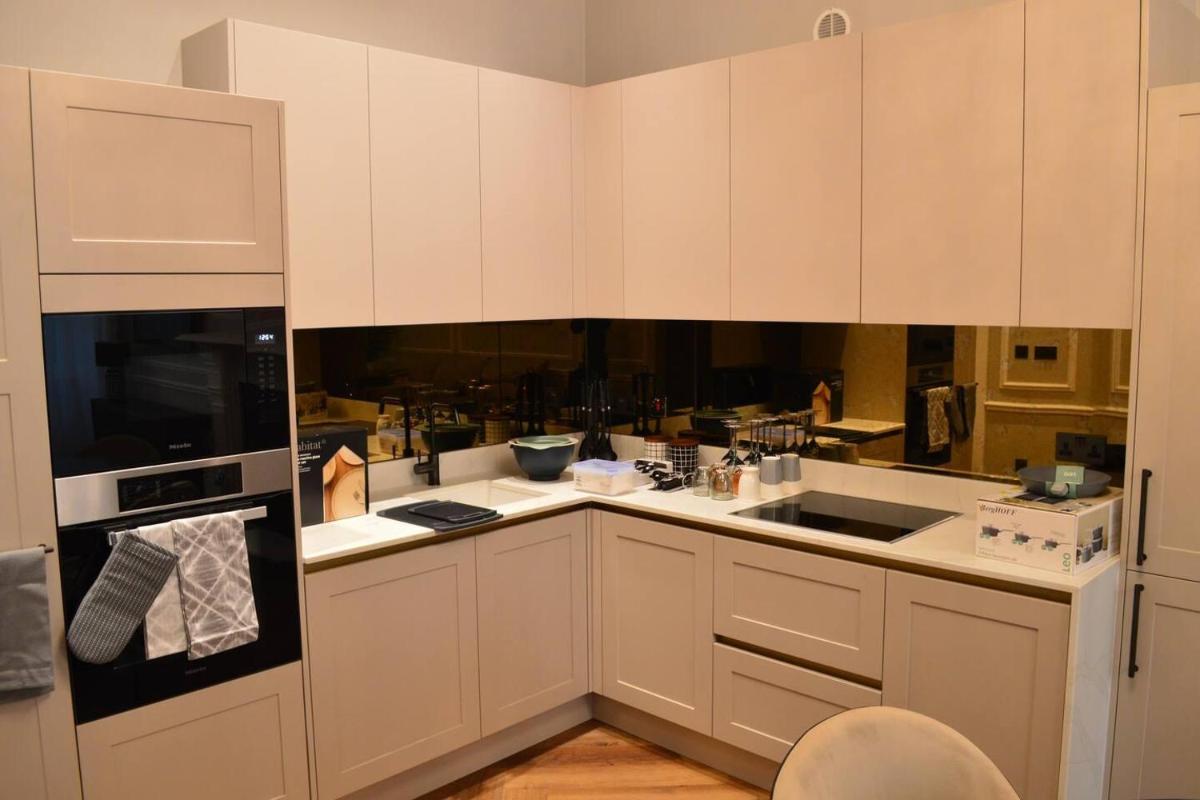 Stunning 2 Bedroom Apartment in London's Chelsea - image 7