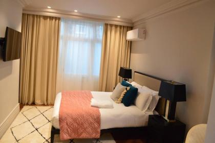 Stunning 2 Bedroom Apartment in London's Chelsea - image 8
