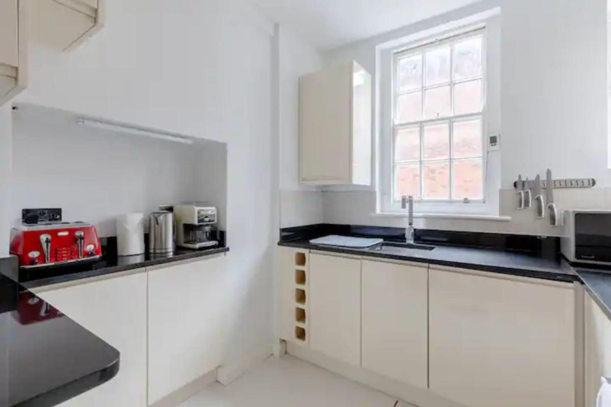 Bright & Central - 3BD Flat - Marylebone! - main image
