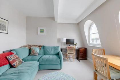 Quaint & Cosy 1 Bedroom Flat - Kensington Olympia!