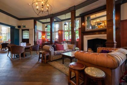 Bridge Hotel - image 16