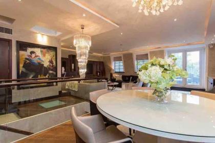 Mayfair Penthouse with Rooftop facing Hyde Park London
