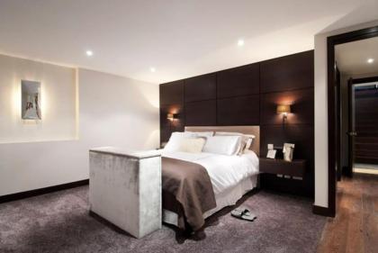 Mayfair Penthouse with Rooftop facing Hyde Park - image 11