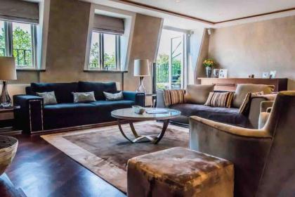 Mayfair Penthouse with Rooftop facing Hyde Park - image 19