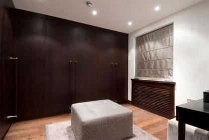 Mayfair Penthouse with Rooftop facing Hyde Park - image 3