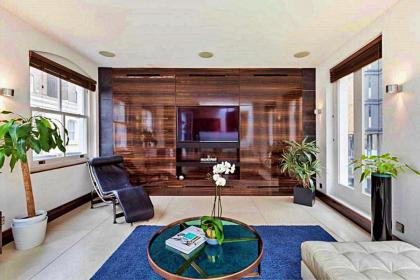 Finest Retreats - King Charles House